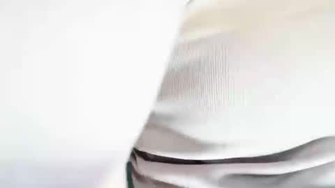 Snapshot of _iuiu_ chatting on 5, 1, 2025 UU online show from 5, 1, 2025