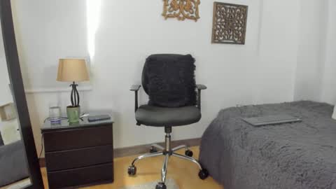 Jeniffer hot online show from 13, 9, 2025