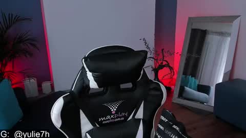 Snapshot of _jessy_moon_ chatting on 14, 11, 2025 ... online show from 14, 11, 2025