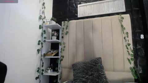 Mia online show from 29, 1, 2025