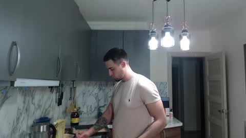 Snapshot of _joni_new_ chatting on 5, 1, 2025 Joni online show from 5, 1, 2025