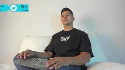 Snapshot of _juanes__ chatting on 19, 12, 2024 _juanes__ online show from 19, 12, 2024