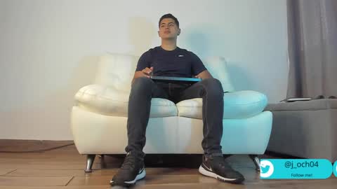 Snapshot of _juanes__ chatting on 12, 1, 2025 _juanes__ online show from 12, 1, 2025