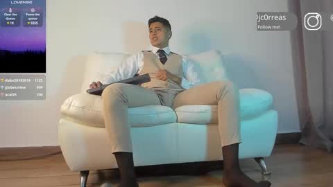 Snapshot of _juanes__ chatting on 6, 3, 2025 _juanes__ online show from 6, 3, 2025