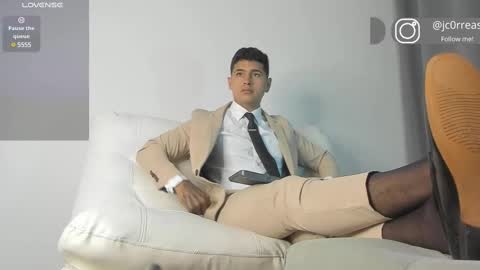 Snapshot of _juanes__ chatting on 12, 3, 2025 _juanes__ online show from 12, 3, 2025