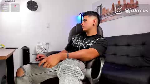 Snapshot of _juanes__ chatting on 27, 10, 2025 _juanes__ online show from 27, 10, 2025