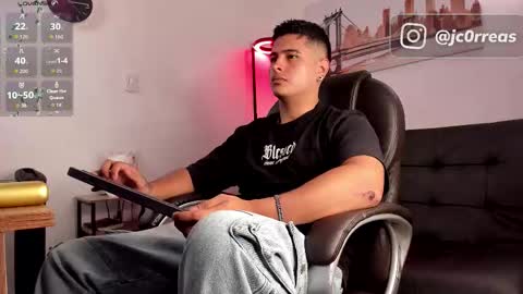 Snapshot of _juanes__ chatting on 26, 11, 2025 _juanes__ online show from 26, 11, 2025