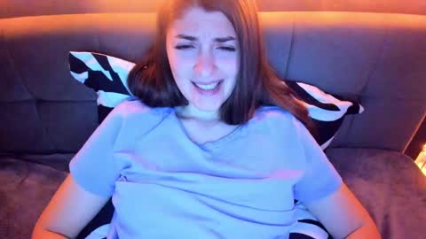 _just_a_simple_girl online show from 25, 2, 2025