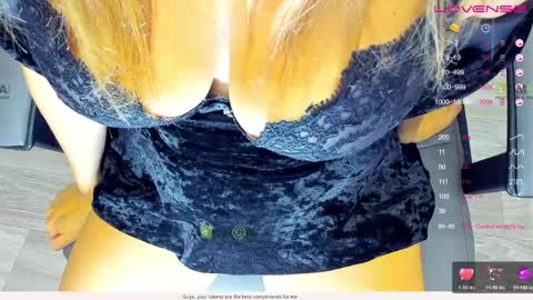 Snapshot of _justcallme_ chatting on 1, 6, 2026 _justcallme_ online show from 1, 6, 2026