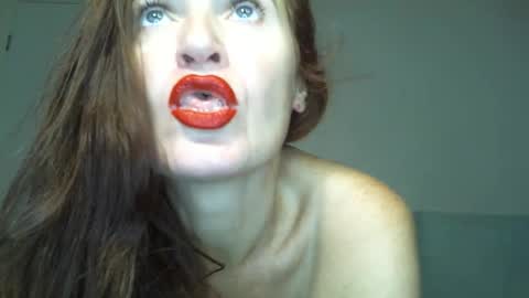 Snapshot of _kapelka_ chatting on 27, 9, 2025 KAPELKA online show from 27, 9, 2025