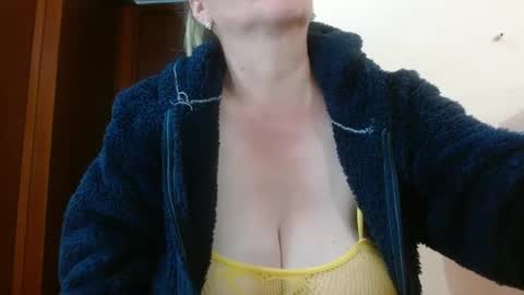 Snapshot of _keiila chatting on 11, 1, 2025 Keiila online show from 11, 1, 2025