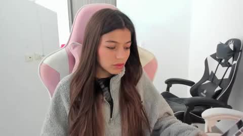 khloe sweet online show from 18, 10, 2025