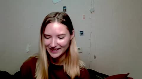 _kikiclark_ online show from 10, 10, 2025