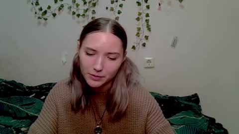 _kikiclark_ online show from 24, 10, 2025