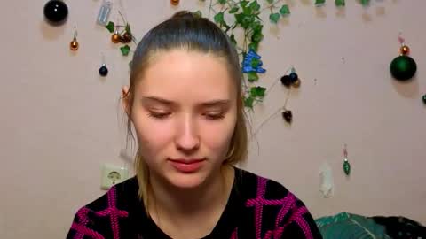 _kikiclark_ online show from 5, 2, 2026