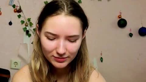 _kikiclark_ online show from 13, 2, 2026