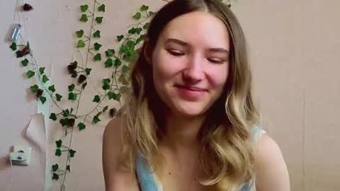 _kikiclark_ online show from 5, 3, 2026