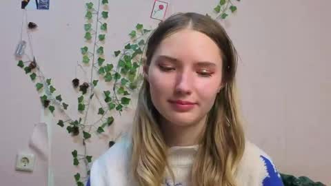 _kikiclark_ online show from 8, 3, 2026