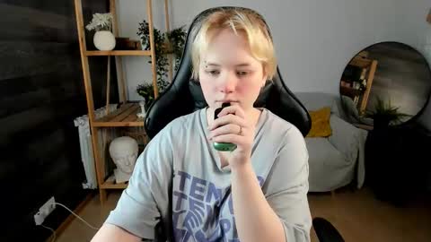 Snapshot of _killy_ chatting on 8, 10, 2025 Li online show from 8, 10, 2025