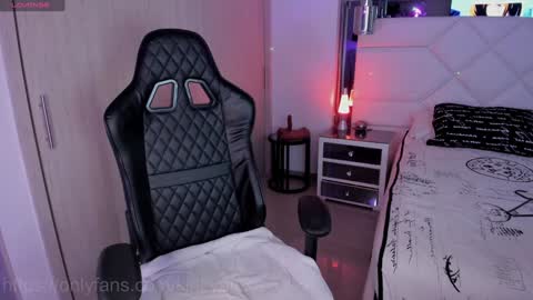 A L E X A online show from 11, 1, 2025