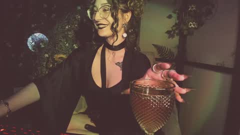 Lady Luna online show from 17, 1, 2025