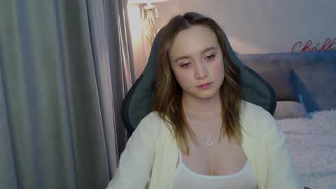 _lalune_ online show from 23, 2, 2025