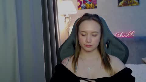 _lalune_ online show from 25, 2, 2025