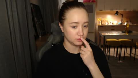 _lalune_ online show from 24, 3, 2026