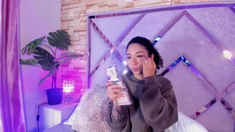 Lanna  online show from 29, 9, 2025