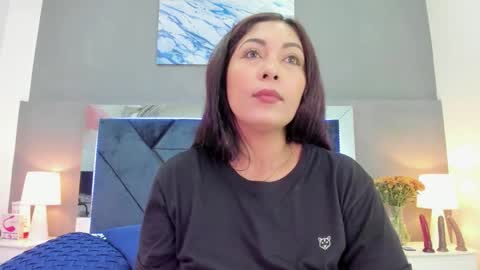 Lauralove online show from 15, 10, 2025