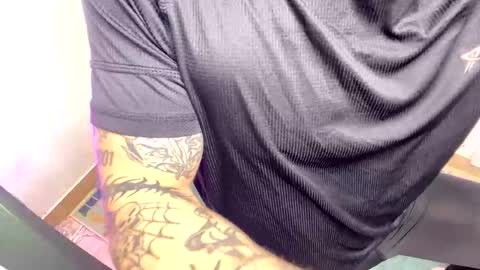 Snapshot of _layne chatting on 5, 11, 2025 Layne online show from 5, 11, 2025