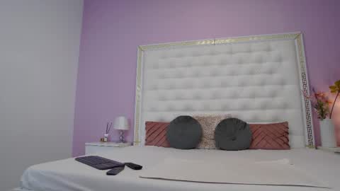 Snapshot of _lenapaul_ chatting on 5, 12, 2025 Lena Paul online show from 5, 12, 2025