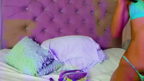 Snapshot of _lexx1e chatting on 8, 10, 2025 _lexx1e online show from 8, 10, 2025