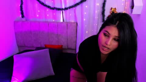 Ivy 3 online show from 27, 12, 2024