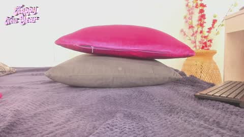 Ivy 3 online show from 4, 1, 2025