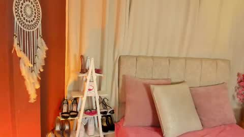 Ivy 3 online show from 17, 9, 2025