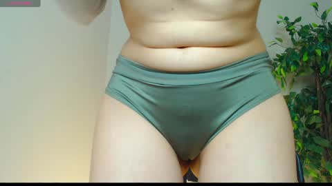 Snapshot of _little_misss chatting on 13, 12, 2024 Mila  online show from 13, 12, 2024