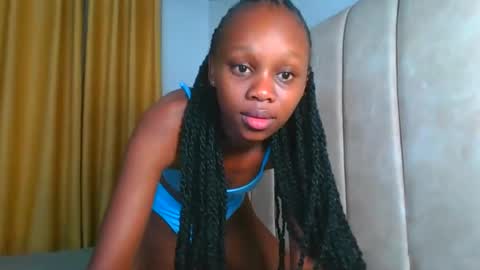 Snapshot of _littlevenus chatting on 7, 10, 2025 Littlevenus online show from 7, 10, 2025