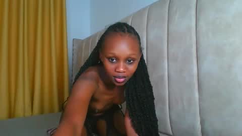 Snapshot of _littlevenus chatting on 12, 10, 2025 Littlevenus online show from 12, 10, 2025