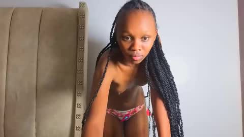 Snapshot of _littlevenus chatting on 20, 10, 2025 Littlevenus online show from 20, 10, 2025