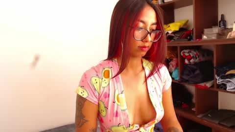 Snapshot of _loreana_ chatting on 19, 11, 2025 _loreana_ online show from 19, 11, 2025