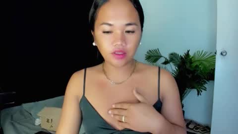 _lovelyyan69_ online show from 20, 12, 2025