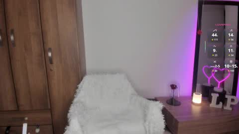 Snapshot of _lucianapalmer chatting on 7, 10, 2025 online show from 7, 10, 2025