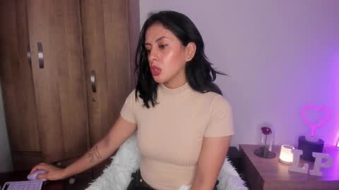 Snapshot of _lucianapalmer chatting on 8, 10, 2025 online show from 8, 10, 2025