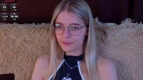 Snapshot of _luckybet_ chatting on 19, 11, 2025 Monica online show from 19, 11, 2025