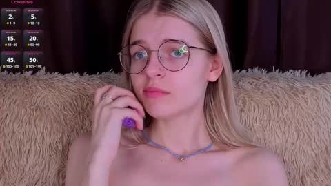 Snapshot of _luckybet_ chatting on 28, 11, 2025 Monica online show from 28, 11, 2025