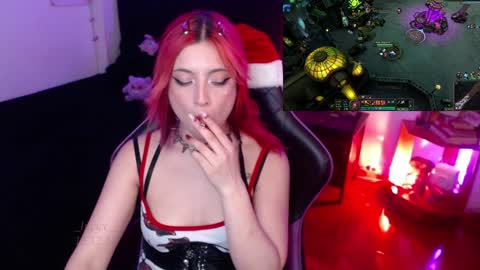 Snapshot of _lucyx__ chatting on 16, 12, 2024 Queen. Help me reach 100 thumbs up online show from 16, 12, 2024