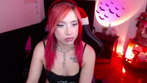 Snapshot of _lucyx__ chatting on 17, 12, 2024 Queen. Help me reach 100 thumbs up online show from 17, 12, 2024