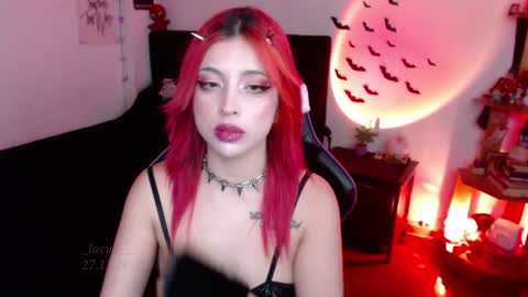 Snapshot of _lucyx__ chatting on 27, 12, 2024 Queen. Help me reach 100 thumbs up online show from 27, 12, 2024