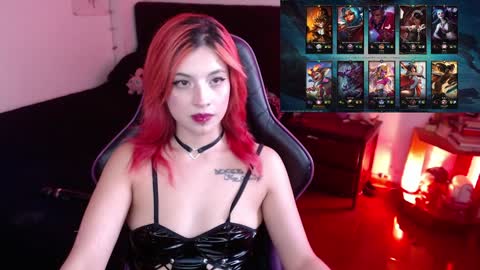 Snapshot of _lucyx__ chatting on 17, 1, 2025 Queen. Help me reach 100 thumbs up online show from 17, 1, 2025